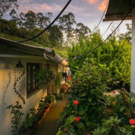 Hotel Rheinberg Town Haus à Munnar Extérieur photo
