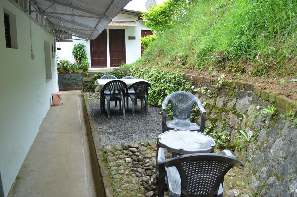 Hotel Rheinberg Town Haus à Munnar Extérieur photo