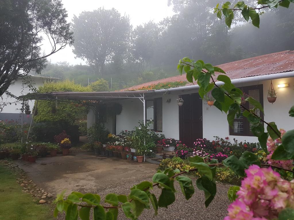 Hotel Rheinberg Town Haus à Munnar Extérieur photo